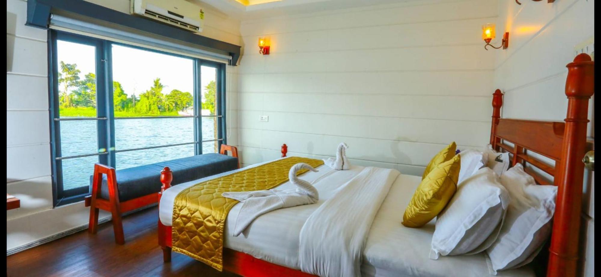 فندق Victoria Houseboats Alappuzha المظهر الخارجي الصورة