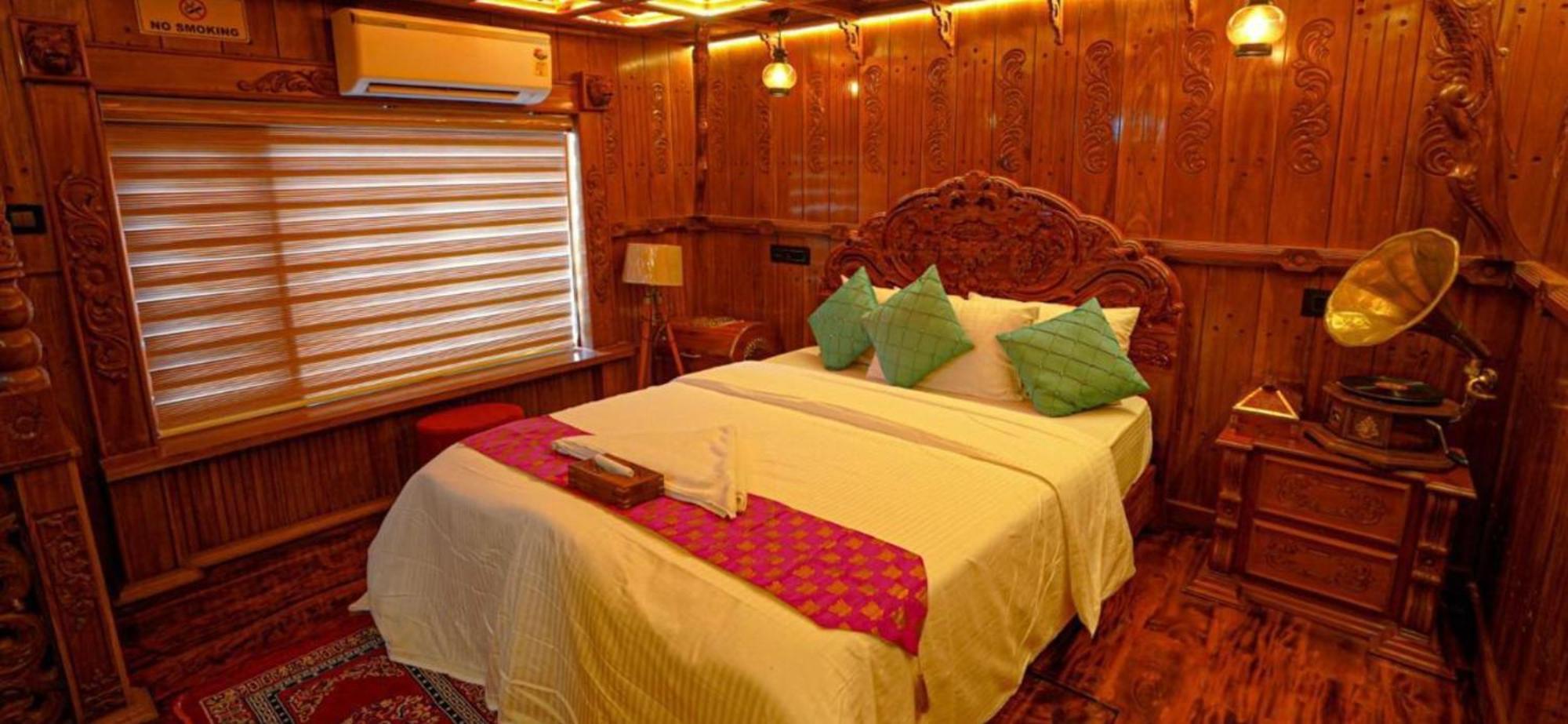 فندق Victoria Houseboats Alappuzha المظهر الخارجي الصورة