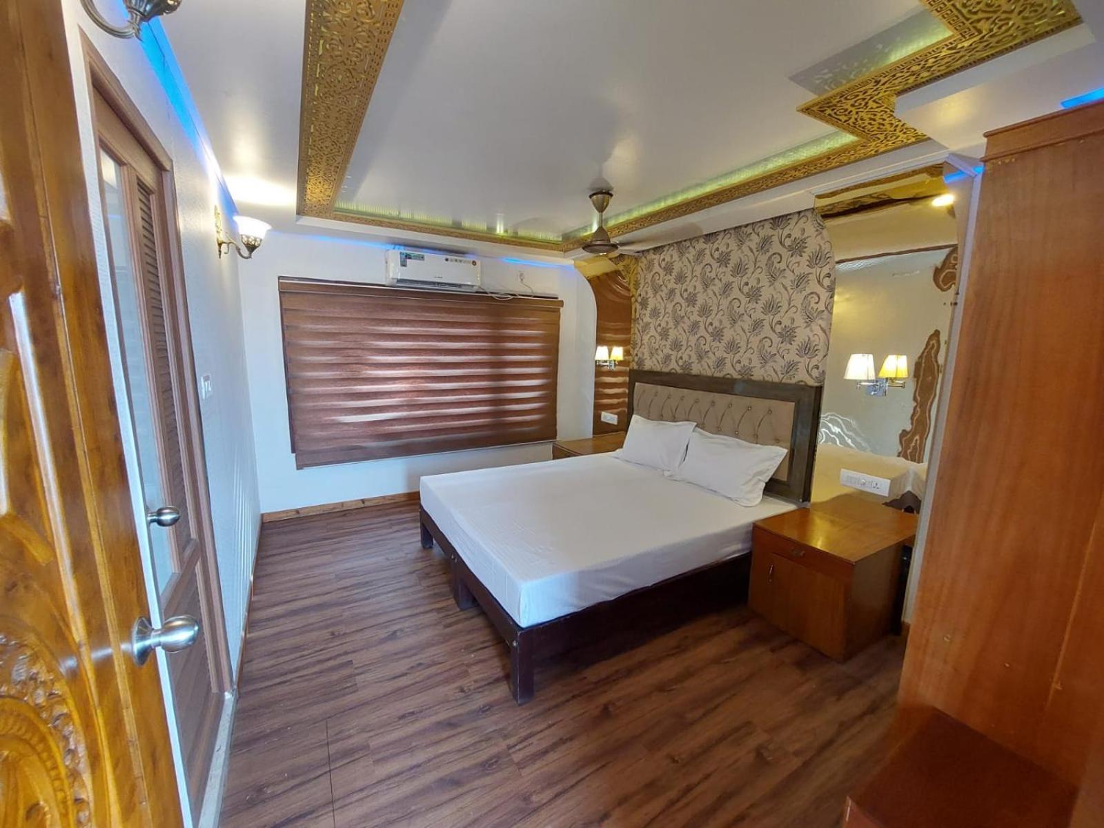 فندق Victoria Houseboats Alappuzha المظهر الخارجي الصورة